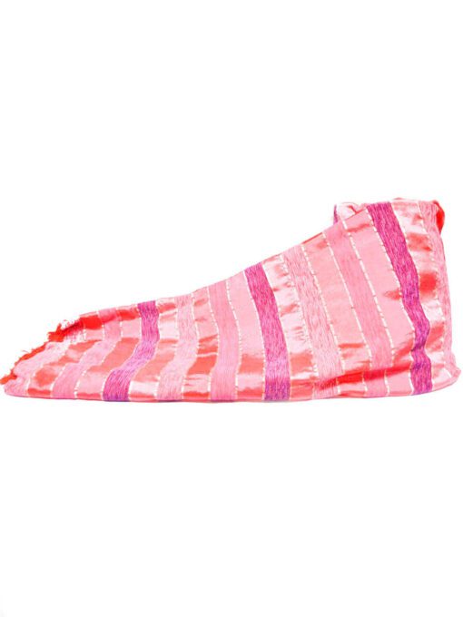 Plaid Sabra Le tissage - Superbe plaid rose en sabra ou soie végétale, tissu d'ameublement imitant la soie par son aspect brillant