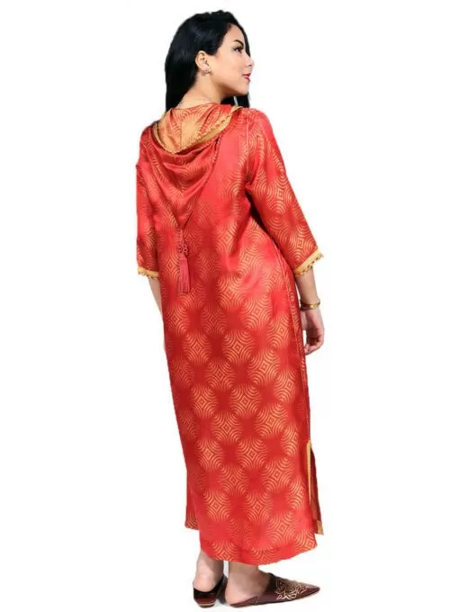 Djellaba Djellabas - Modern Djellaba with hood, embroidered with golden thread and silk thread. Jellaba worked with Sfifa and Aa