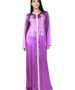 Caftan Caftan - Silk satin caftan, long sleeves, very comfortable with pretty embroideries on the front. Worked with Sfifa and s