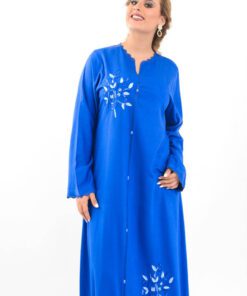 Caftan Caftan - Caftan en mlifa, haute couture, manches longues, élégant et très souple, travaillé avec du sfifa bleu, avec de jolies fleurs.