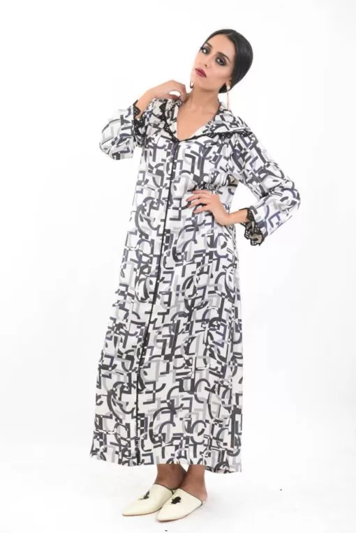 Modern Djellaba The traditional fashion - Moroccan modern Djellaba long sleeves, with hood. Worked with a pretty printed satin