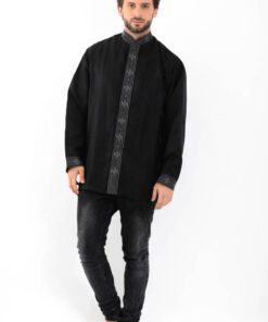Traditional tunic The ready-made clothes - Traditional tunic for men, embroidered and adorned with buttons.