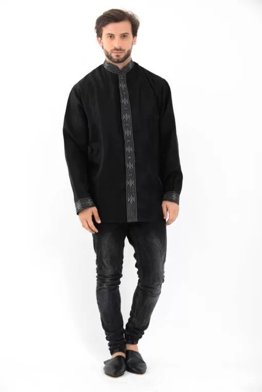 Traditional tunic The ready-made clothes - Traditional tunic for men, embroidered and adorned with buttons.