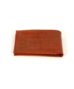 Portefeuille en cuir marron Cuir - Magnifique portefeuille en cuir marron, conçu entièrement à la main par nos artisans, muni d'un poc
