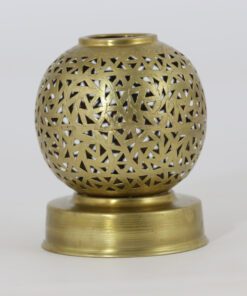 Small round candle holder in gold