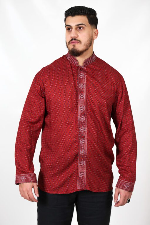 Chemise à motifs rouges