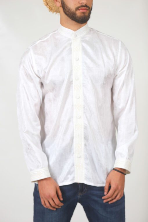 Chemise blanche traditionnelle