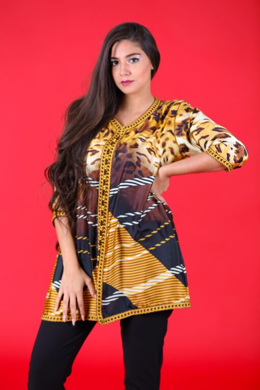 Printed tunic with brown sfifa and aakad buttons